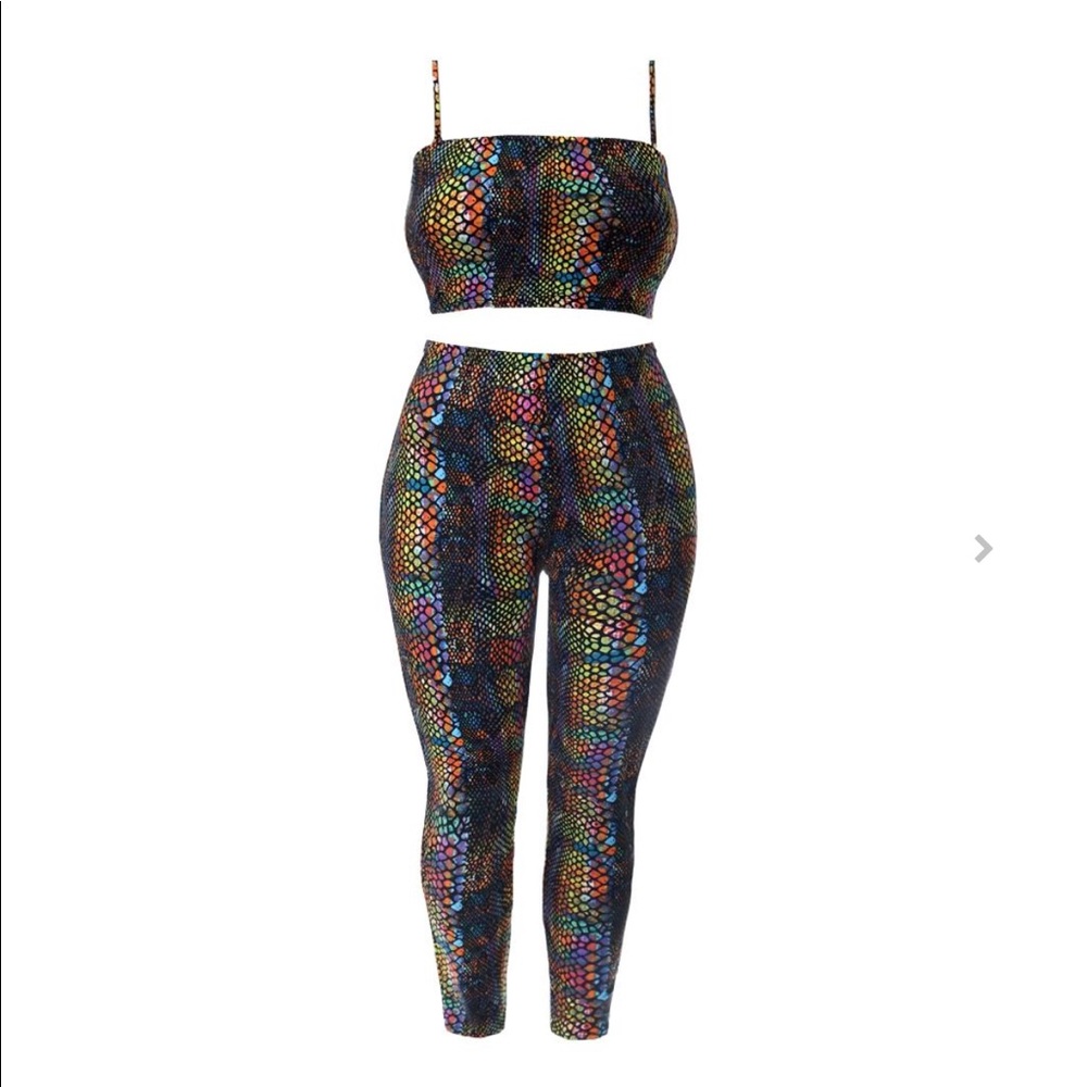 Two piece crop set